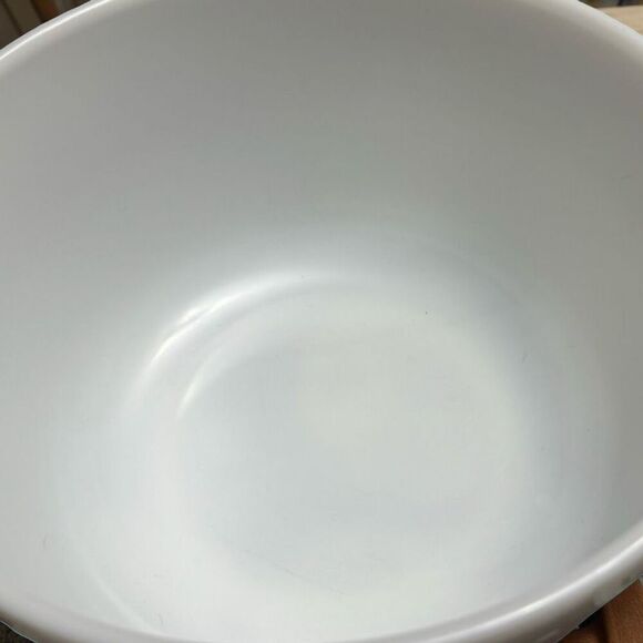 Set of 2 Vintage Pyrex for Hamilton Beach Milk Glass Mixing Bowls - Picture 3 of 10
